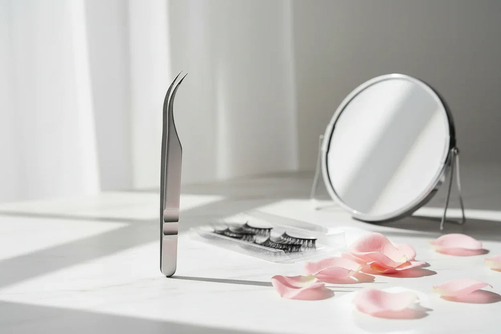 Eyelash Tool - Dolphin Tweezer