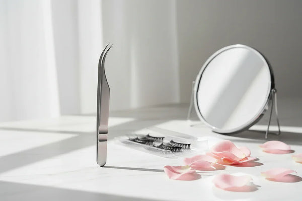 Eyelash Tool - Dolphin Tweezer
